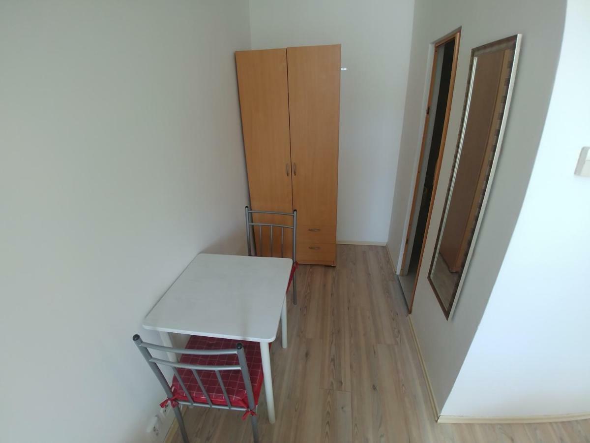 Kv Apartmans Varsavska 卡罗维发利 外观 照片